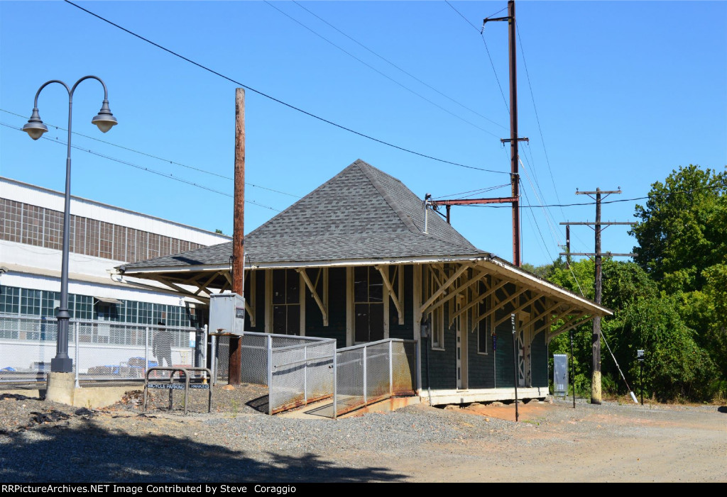  Peapack Station in Color